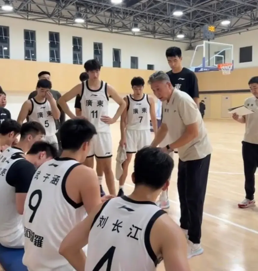 东U, 男篮汇合了 东U, 男篮汇合了